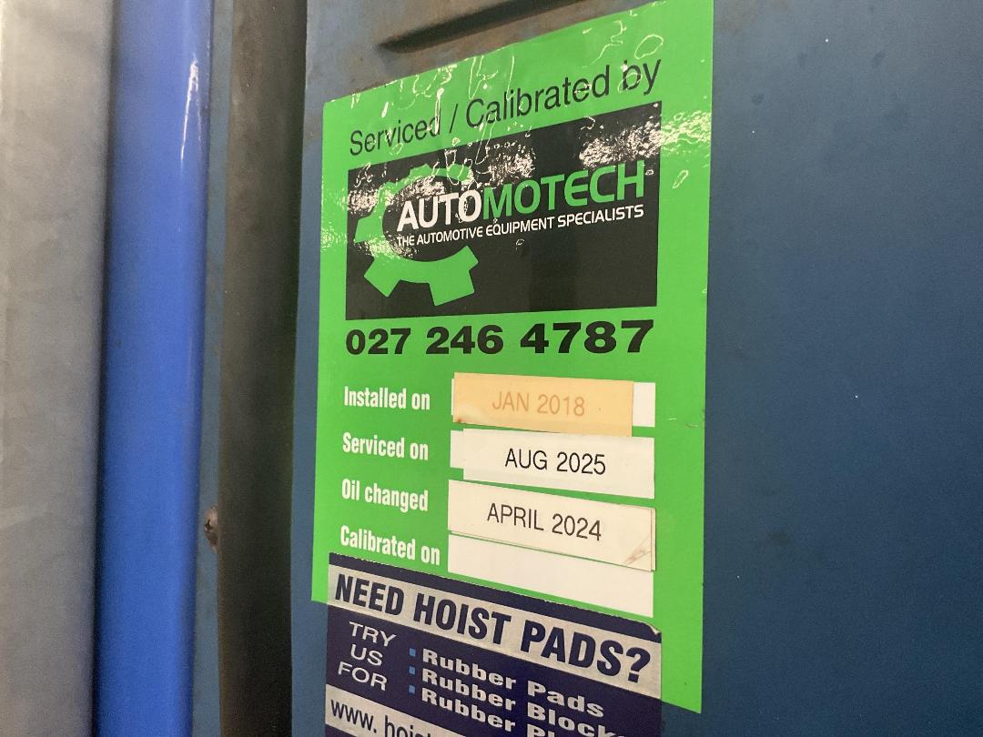 Photo '8' of Heshbon HL46H 4-Post Car Hoist 6000KG Rated