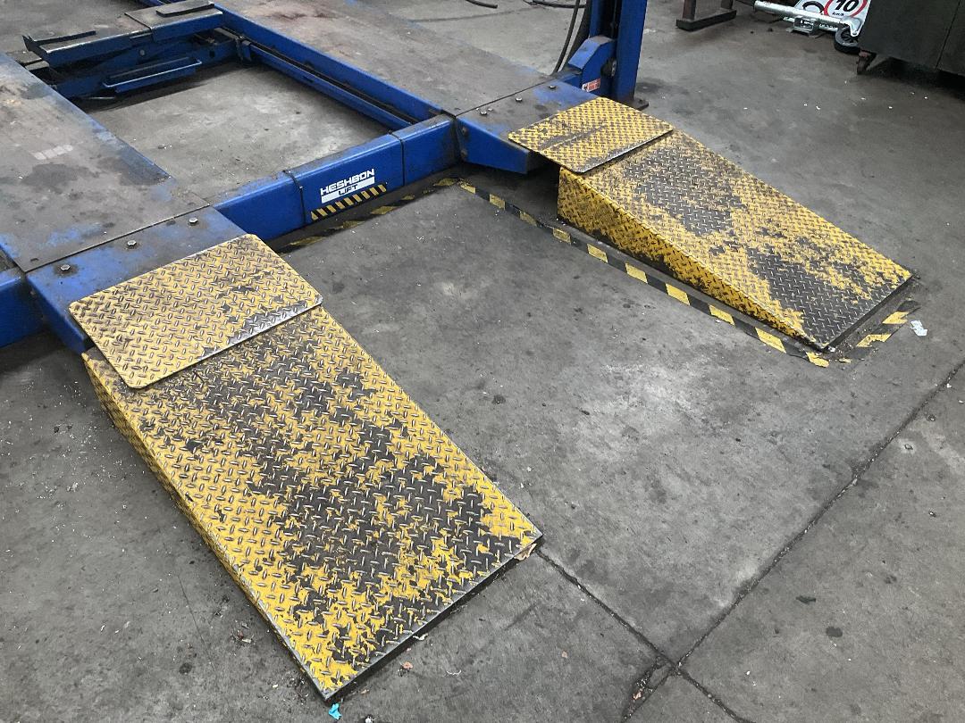 Photo '12' of Heshbon HL46H 4-Post Car Hoist 6000KG Rated