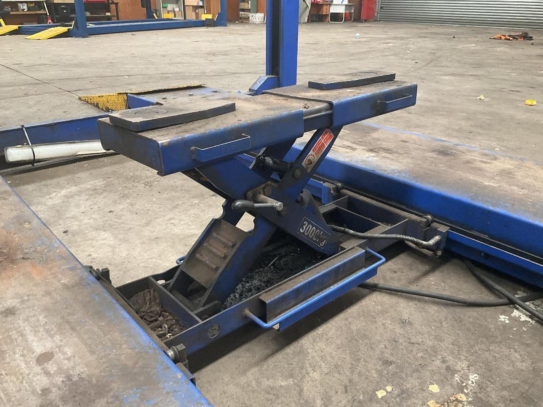 Photo '18' of Heshbon HL46H 4-Post Car Hoist 6000KG Rated