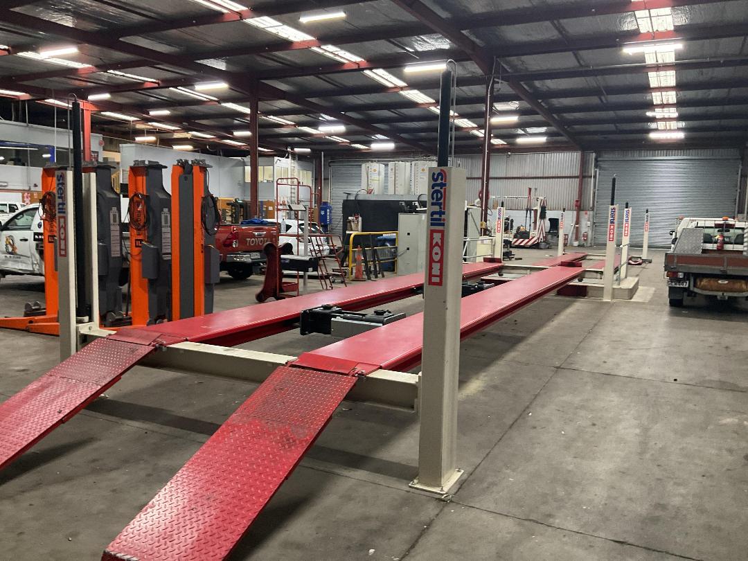 Photo '4' of Stertil Koni Car / Truck Servicing Lift System Photo '4' of Stertil Koni Car / Truck Servicing Lift System