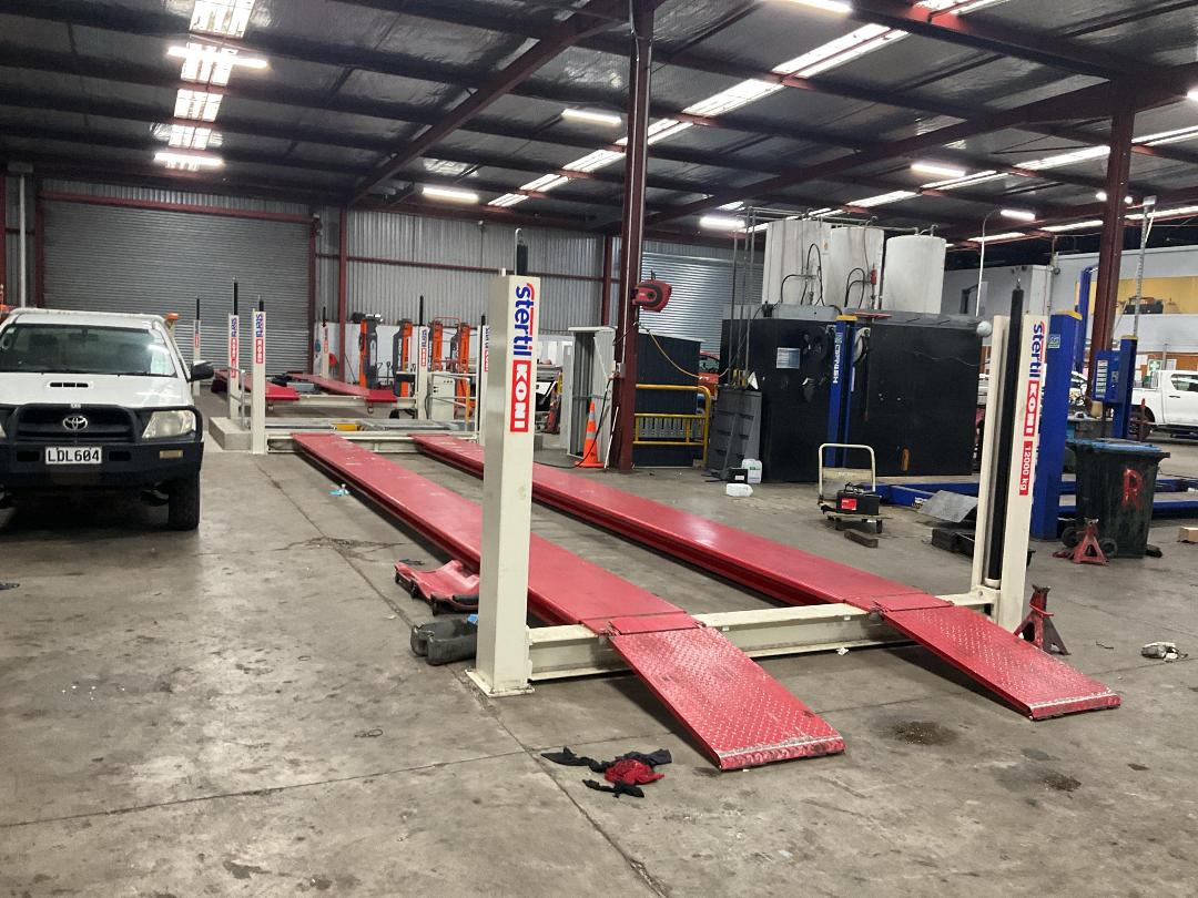 Photo '3' of Stertil Koni Car / Truck Servicing Lift System Photo '3' of Stertil Koni Car / Truck Servicing Lift System