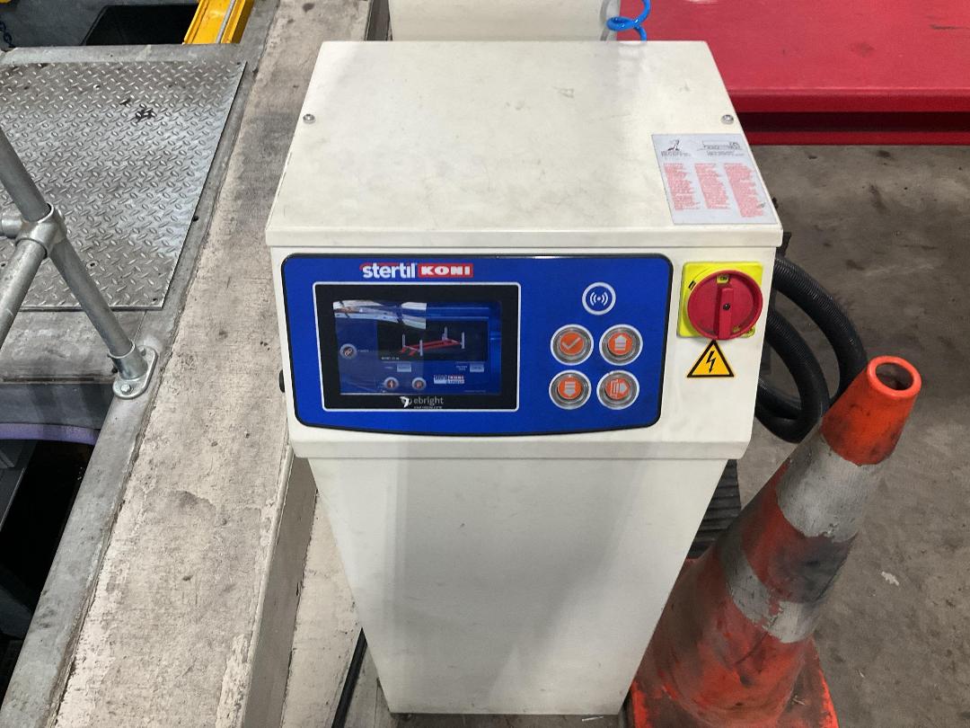 Photo '7' of Stertil Koni Car / Truck Servicing Lift System Photo '7' of Stertil Koni Car / Truck Servicing Lift System