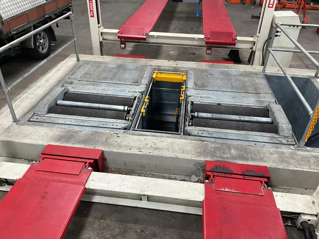 Photo '13' of Stertil Koni Car / Truck Servicing Lift System Photo '13' of Stertil Koni Car / Truck Servicing Lift System