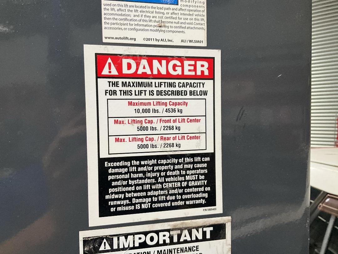 Photo '9' of BendPak XPR-10S 2-Post Car Lift 4536KG Rated