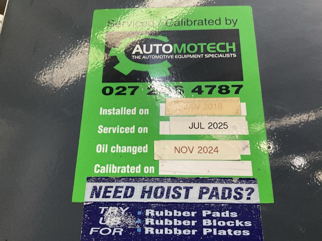 Photo '7' of BendPak XPR-10S 2-Post Car Lift 4536KG Rated