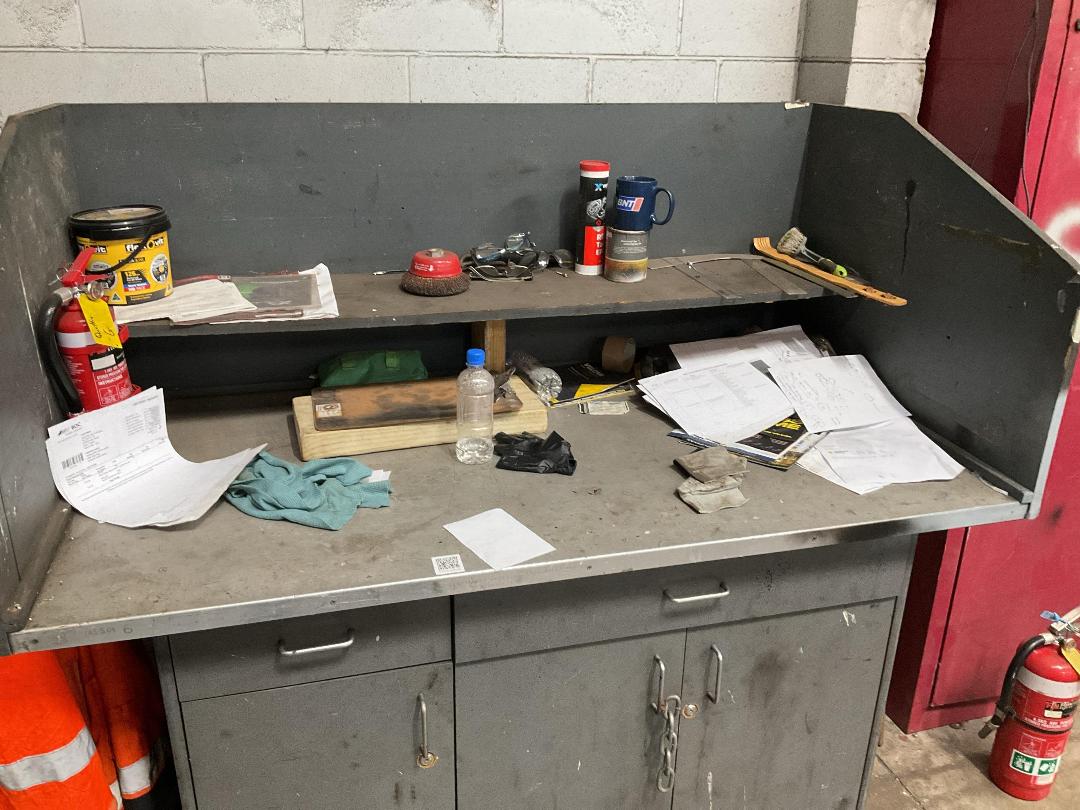 Photo '5' of Workbench with Storage & Wheels