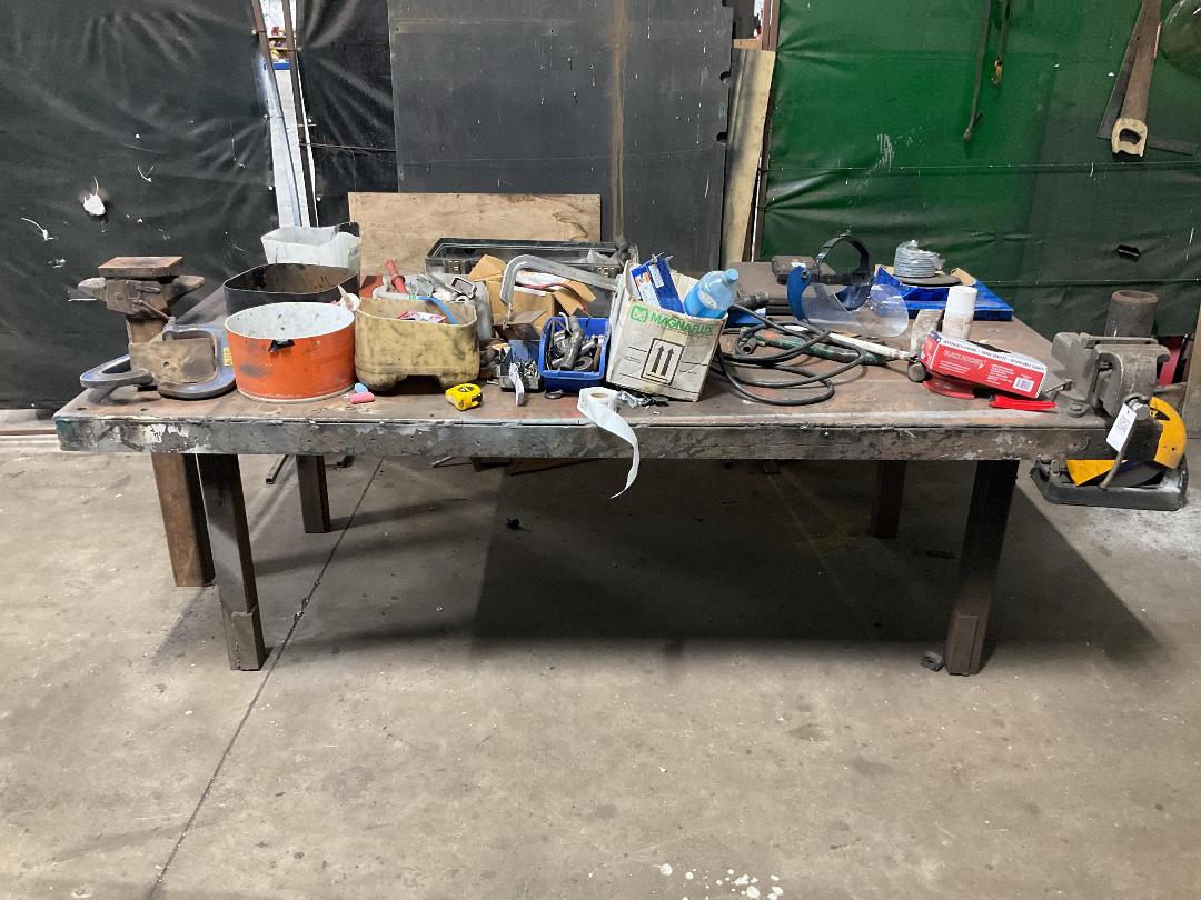 Photo '2' of Heavy-duty Workbench with Vice