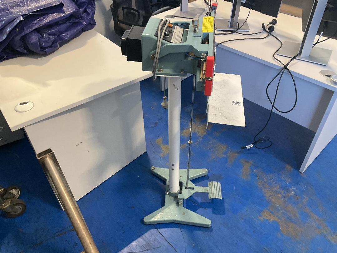 Photo '2' of Double Impulse Sealer Photo '2' of Double Impulse Sealer