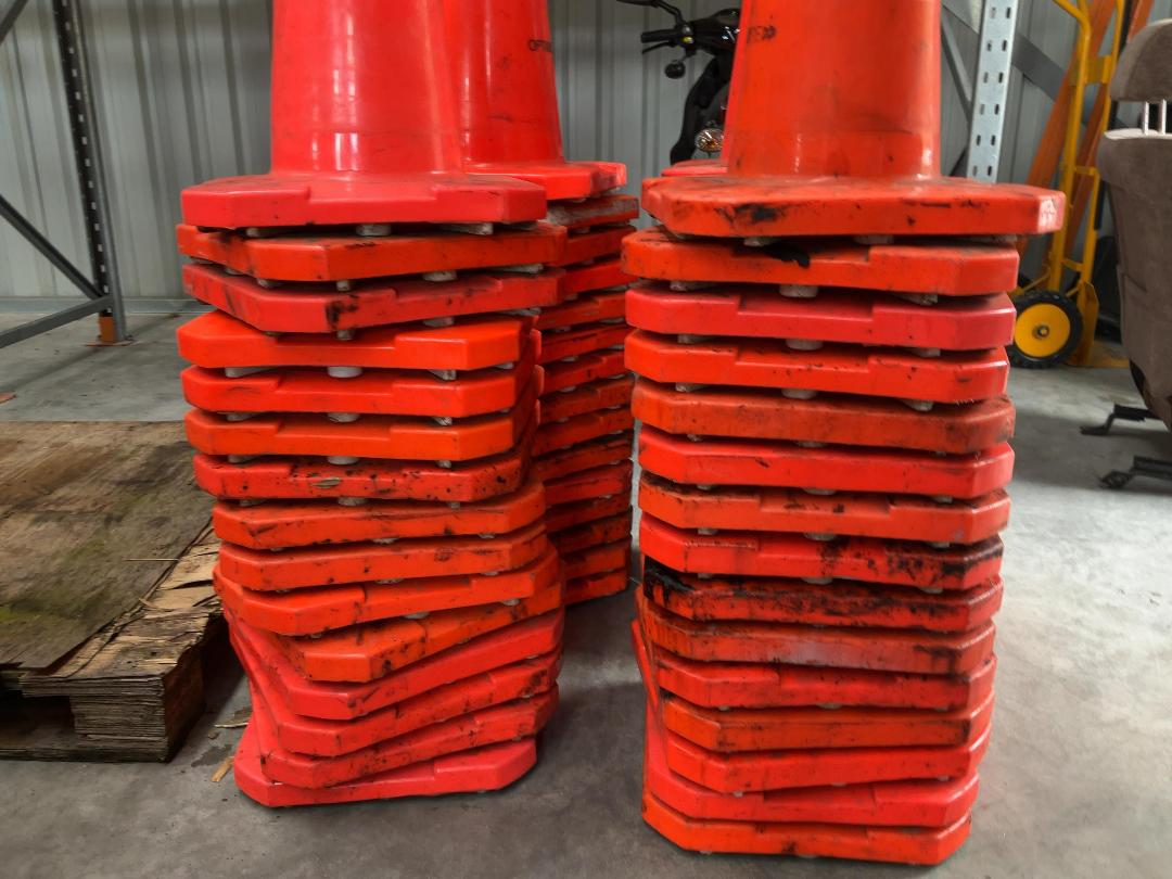 Photo '4' of 60 x Road Cones