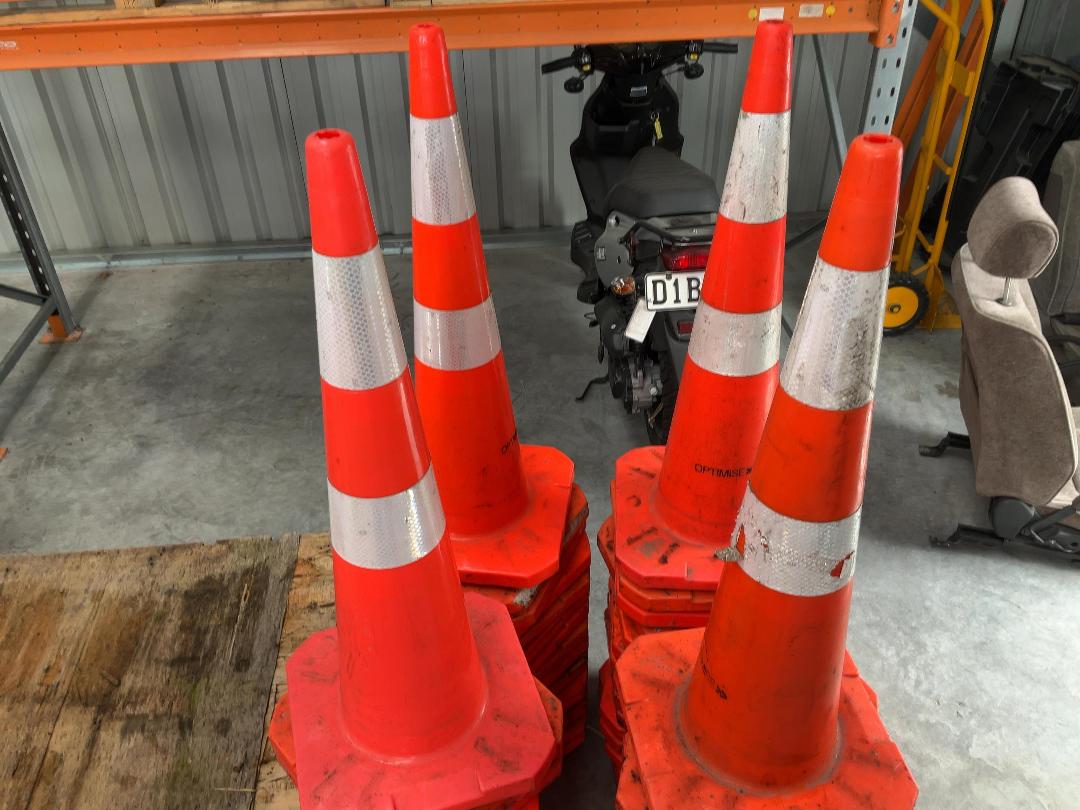 Photo '5' of 60 x Road Cones