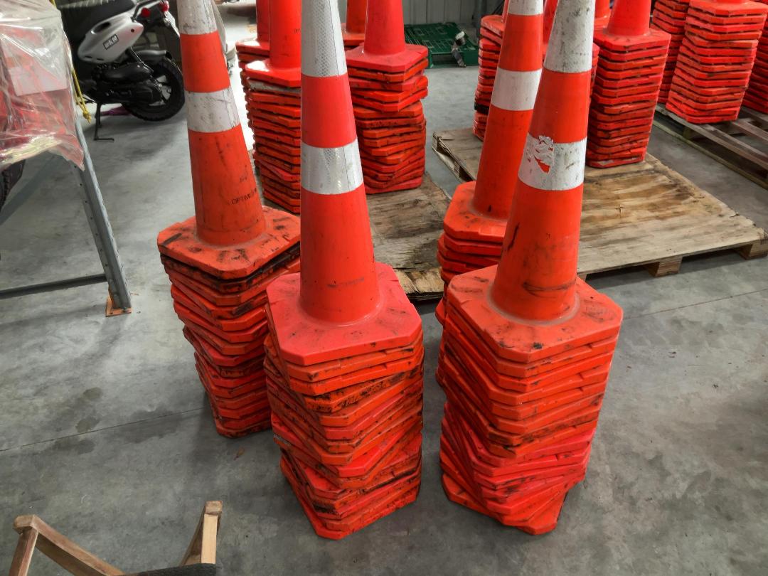 Photo '3' of 60 x Road Cones Lot 3