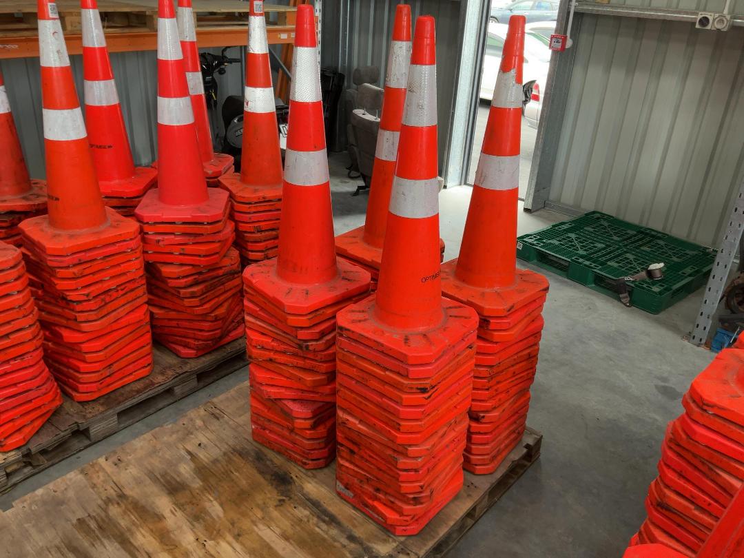 Photo '4' of 60 x Road Cones Lot 2