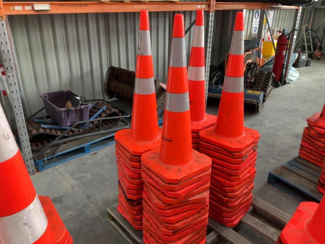 Photo '2' of 60 x Road Cones Lot 4
