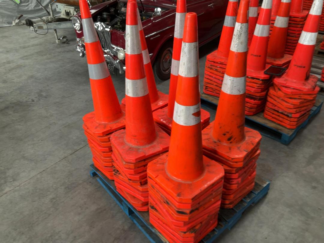 Photo '2' of 60 x Road Cones Lot 6