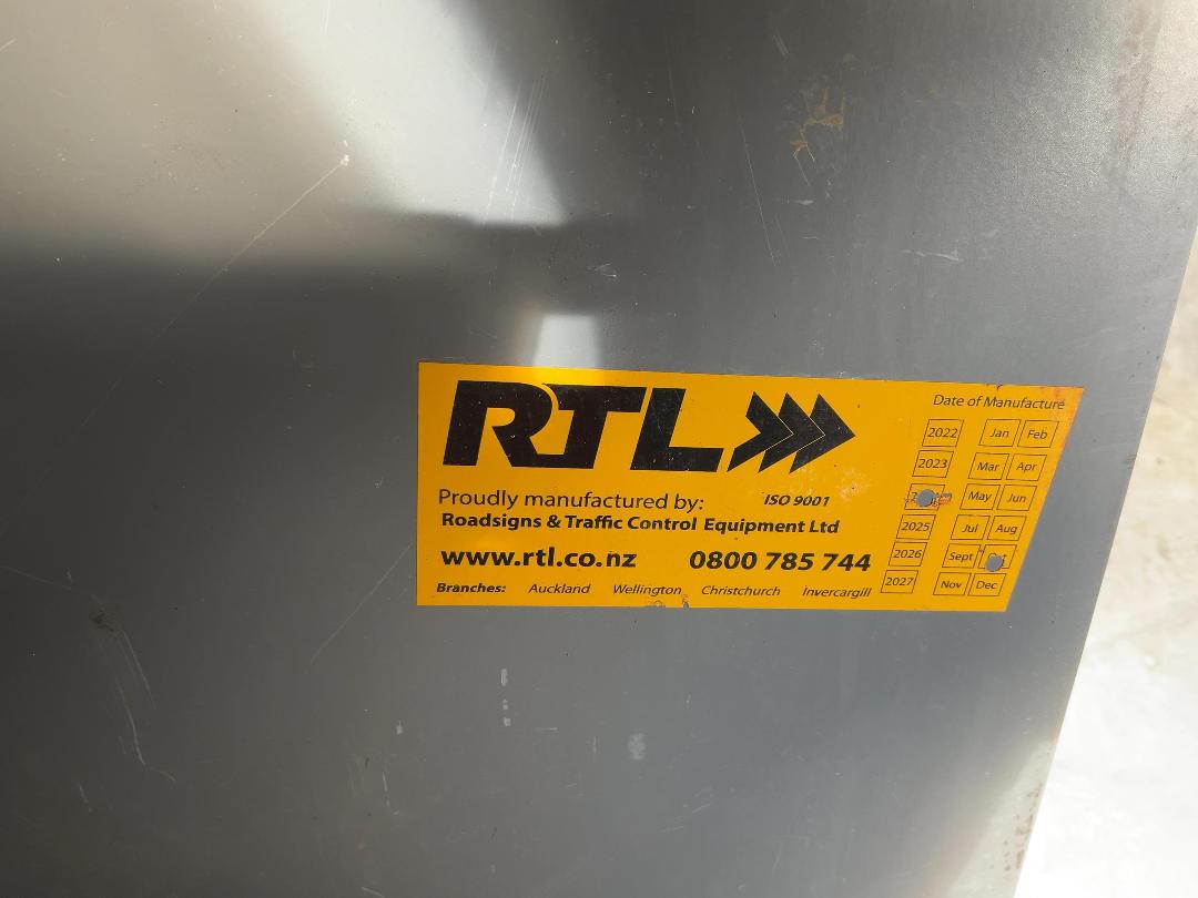 Photo '3' of 4x Temporary Traffic Signs "50"