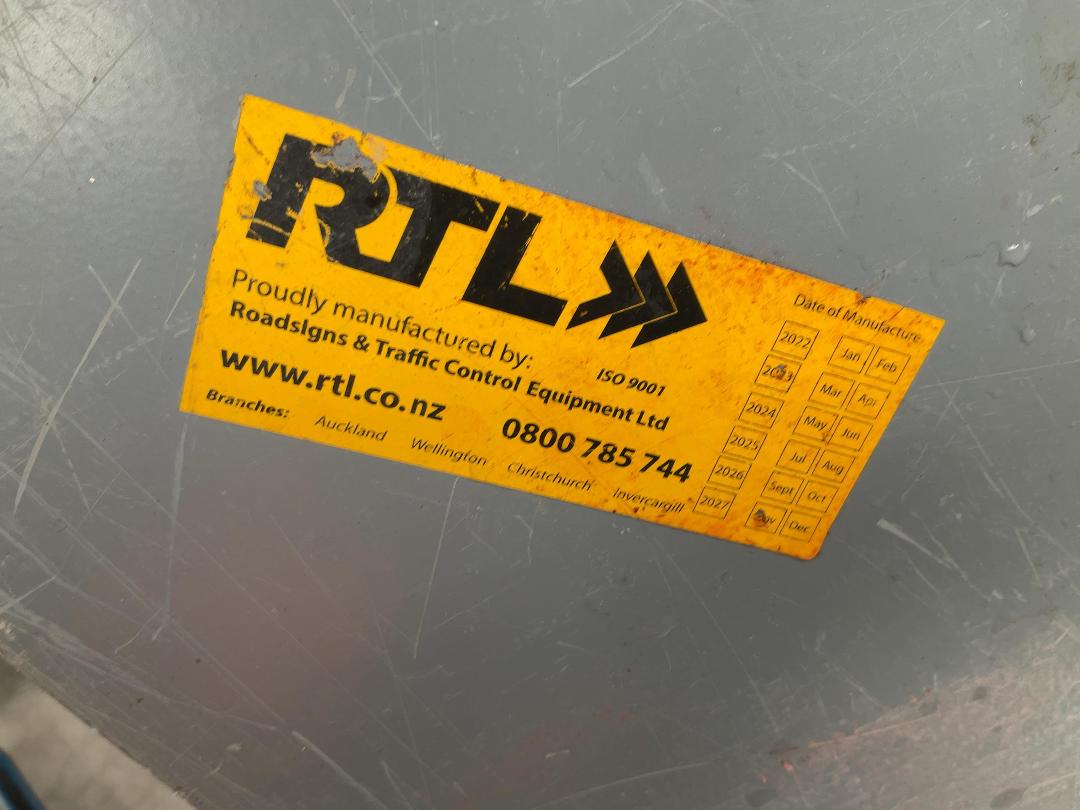 Photo '4' of 17 x Temporary Traffic Signs "50"