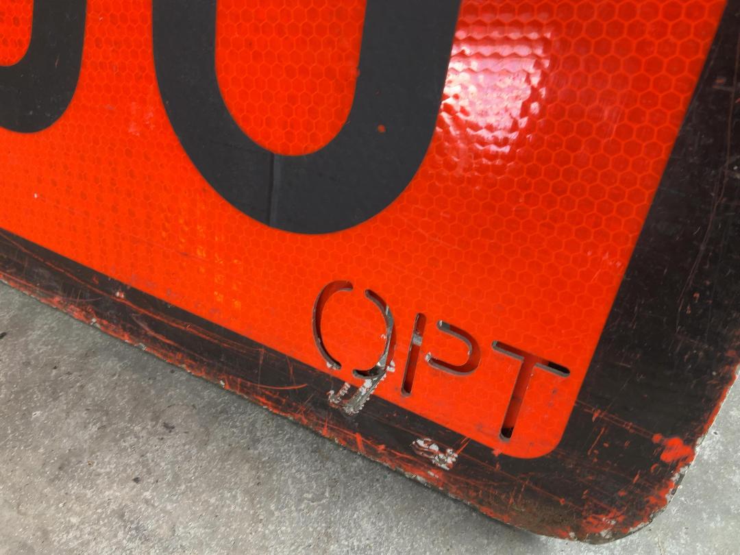 Photo '3' of 4x Temporary Traffic Signs Works End