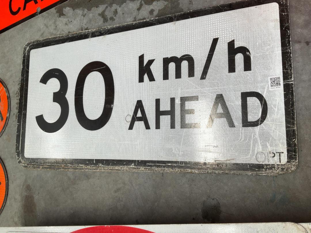 Photo '4' of 4x Temporary Traffic Signs 30km Ahead