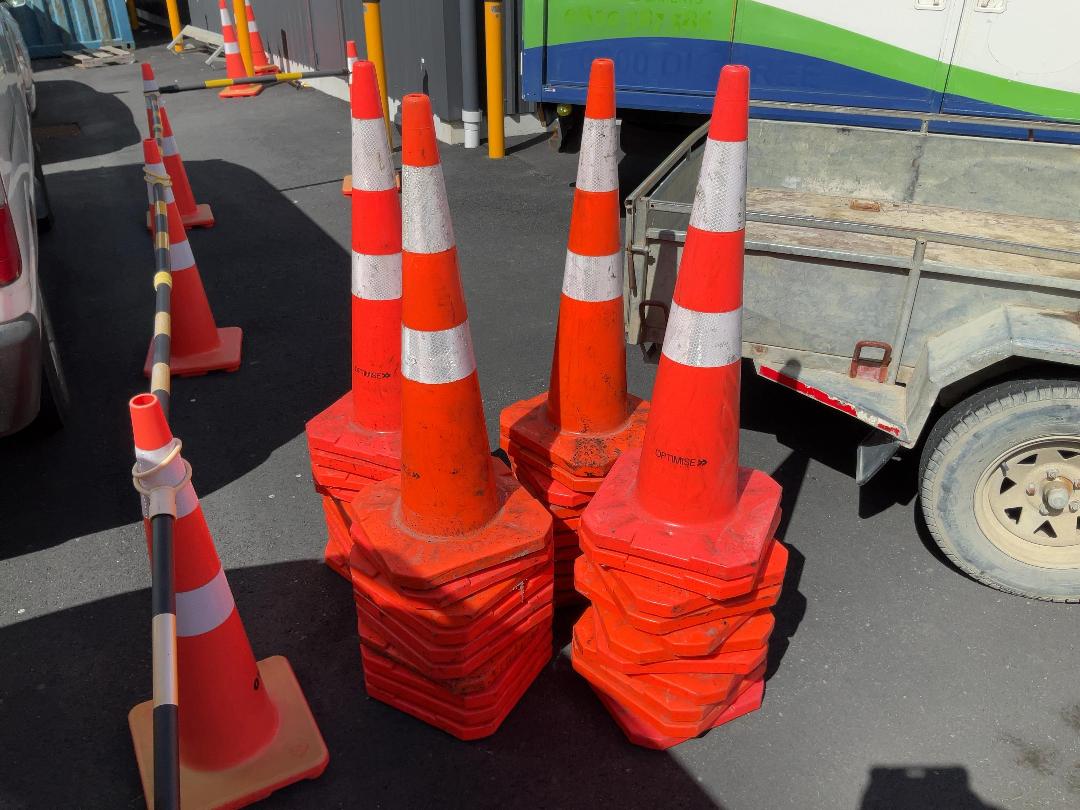 Photo '2' of 41 x Road Cones