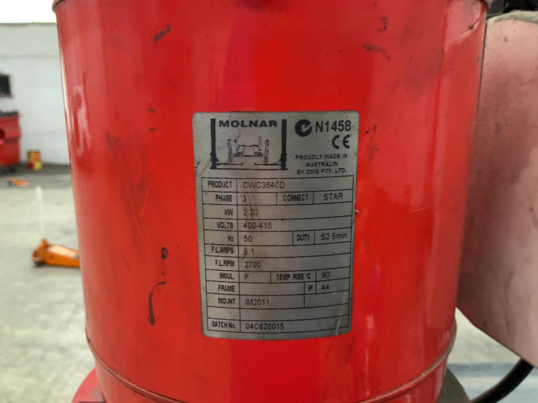 Photo '8' of Molnar 4 Post Hoist Photo '8' of Molnar 4 Post Hoist