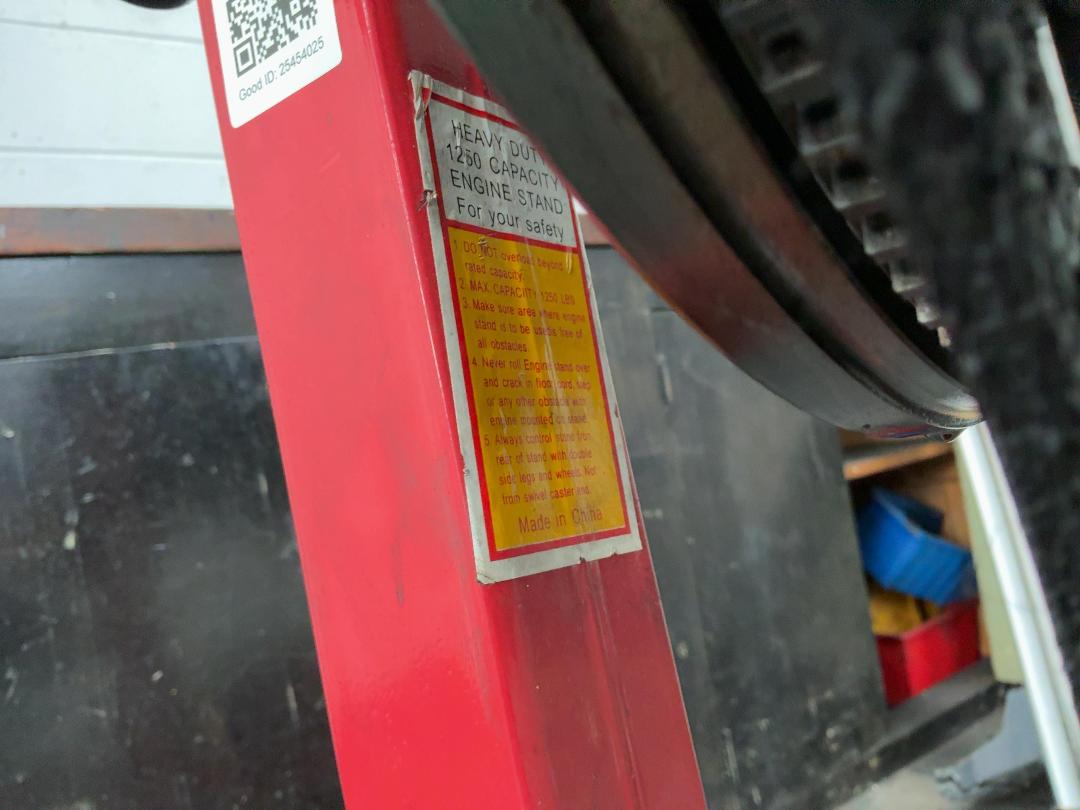 Photo '6' of Engine Stand with unknown engine Photo '6' of Engine Stand with unknown engine