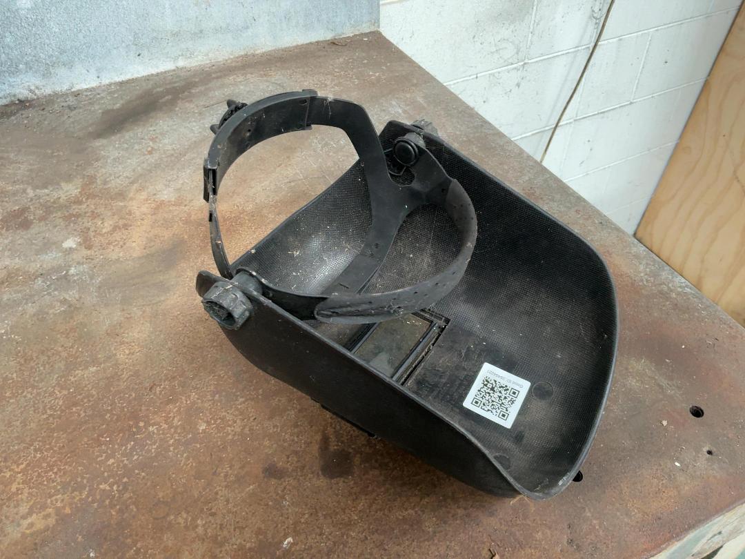 Photo '4' of Ozito Welding Mask