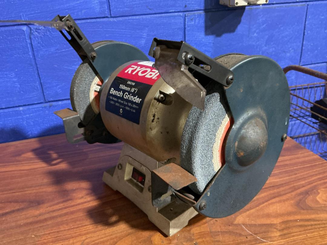 Photo '6' of Ryobi Bench Grinder