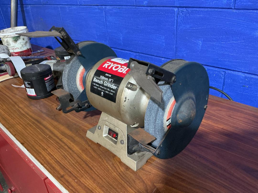 Photo '2' of Ryobi Bench Grinder