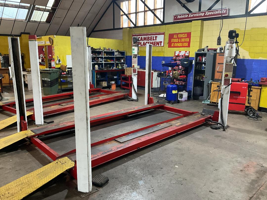 Photo '2' of Istobal 4 Post Hoist - 2