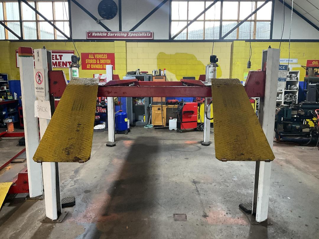 Photo '7' of Istobal 4 Post Hoist - 2