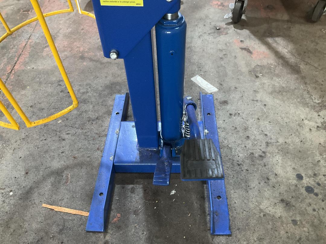 Photo '4' of Mechpro Spring Compressor Photo '4' of Mechpro Spring Compressor