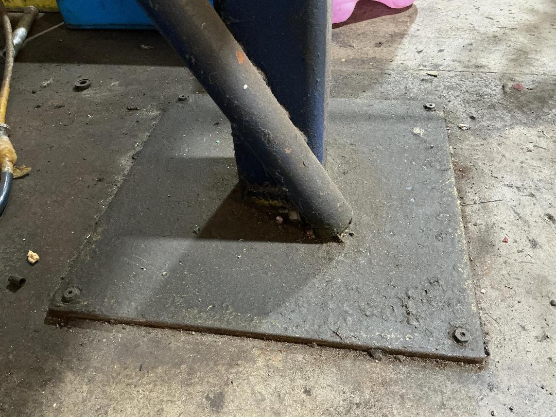 Photo '5' of Metal work Table Photo '5' of Metal work Table