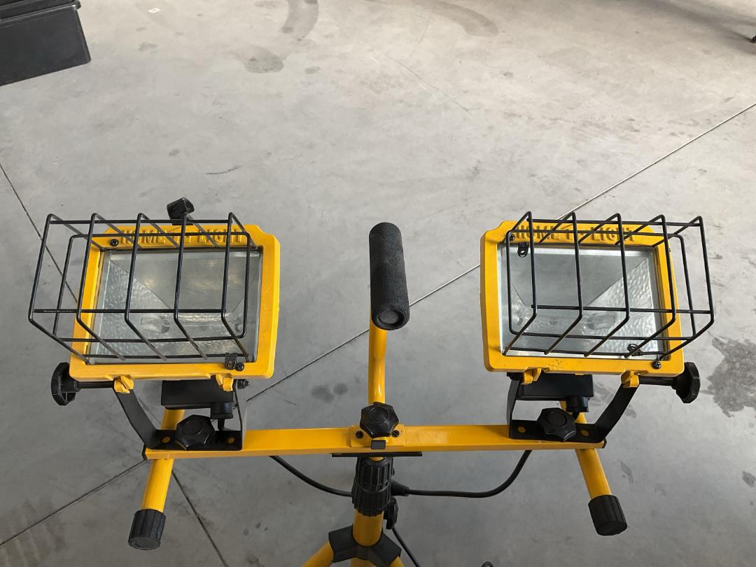 Photo '6' of Work Light with Tripod - Model L-14 Photo '6' of Work Light with Tripod - Model L-14