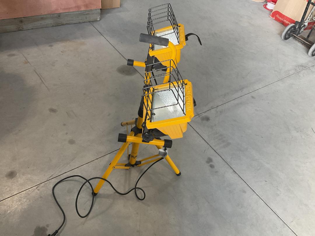 Photo '9' of Work Light with Tripod - Model L-14 Photo '9' of Work Light with Tripod - Model L-14