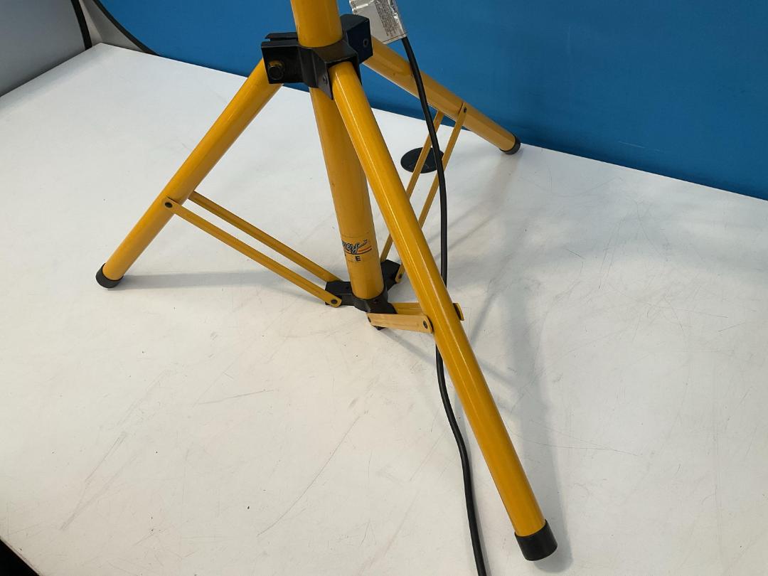 Photo '6' of Work Light with Tripod - Model L-14 Photo '6' of Work Light with Tripod - Model L-14