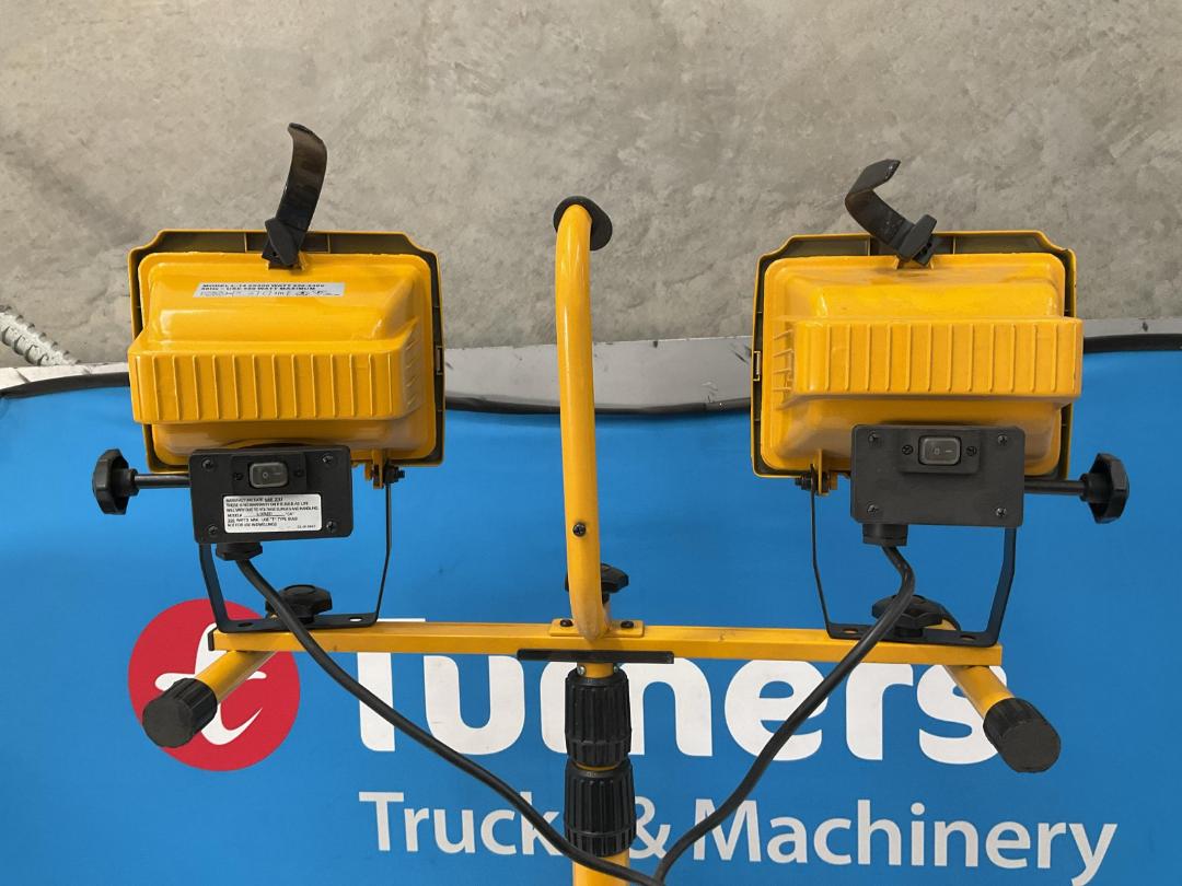 Photo '9' of Work Light with Tripod - Model L-14 Photo '9' of Work Light with Tripod - Model L-14