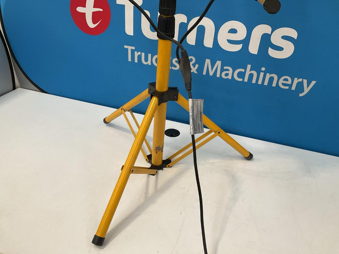 Photo '11' of Work Light with Tripod - Model L-14 Photo '11' of Work Light with Tripod - Model L-14