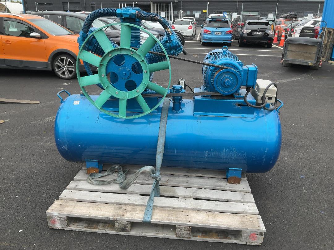 Photo '5' of DAMAGED Air compressor 3 phase