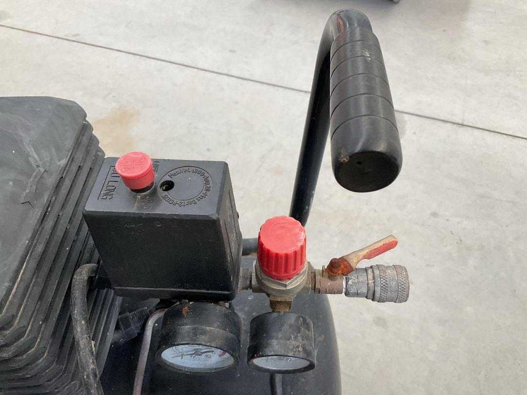 Photo '6' of Ajax Maverick Air Compressor - Model FL25 Photo '6' of Ajax Maverick Air Compressor - Model FL25