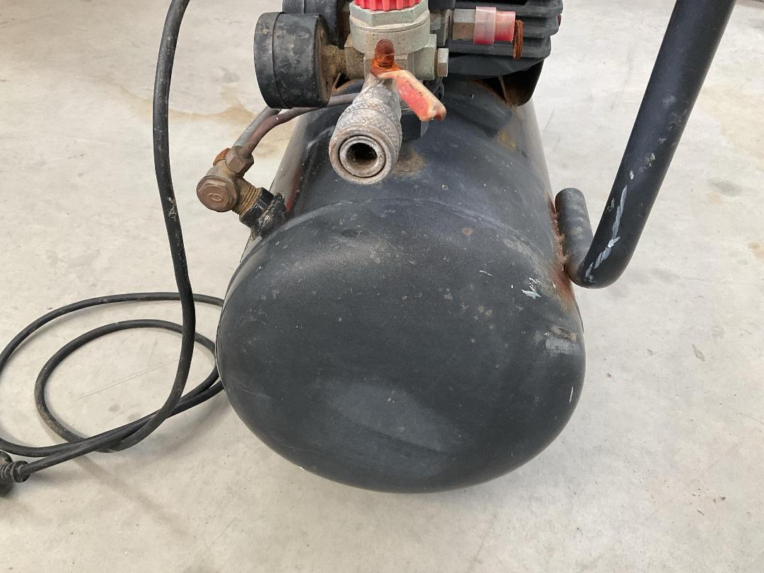 Photo '10' of Ajax Maverick Air Compressor - Model FL25 Photo '10' of Ajax Maverick Air Compressor - Model FL25