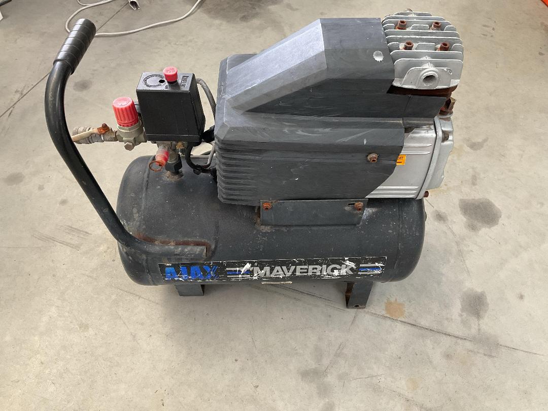 Photo '11' of Ajax Maverick Air Compressor - Model FL25 Photo '11' of Ajax Maverick Air Compressor - Model FL25