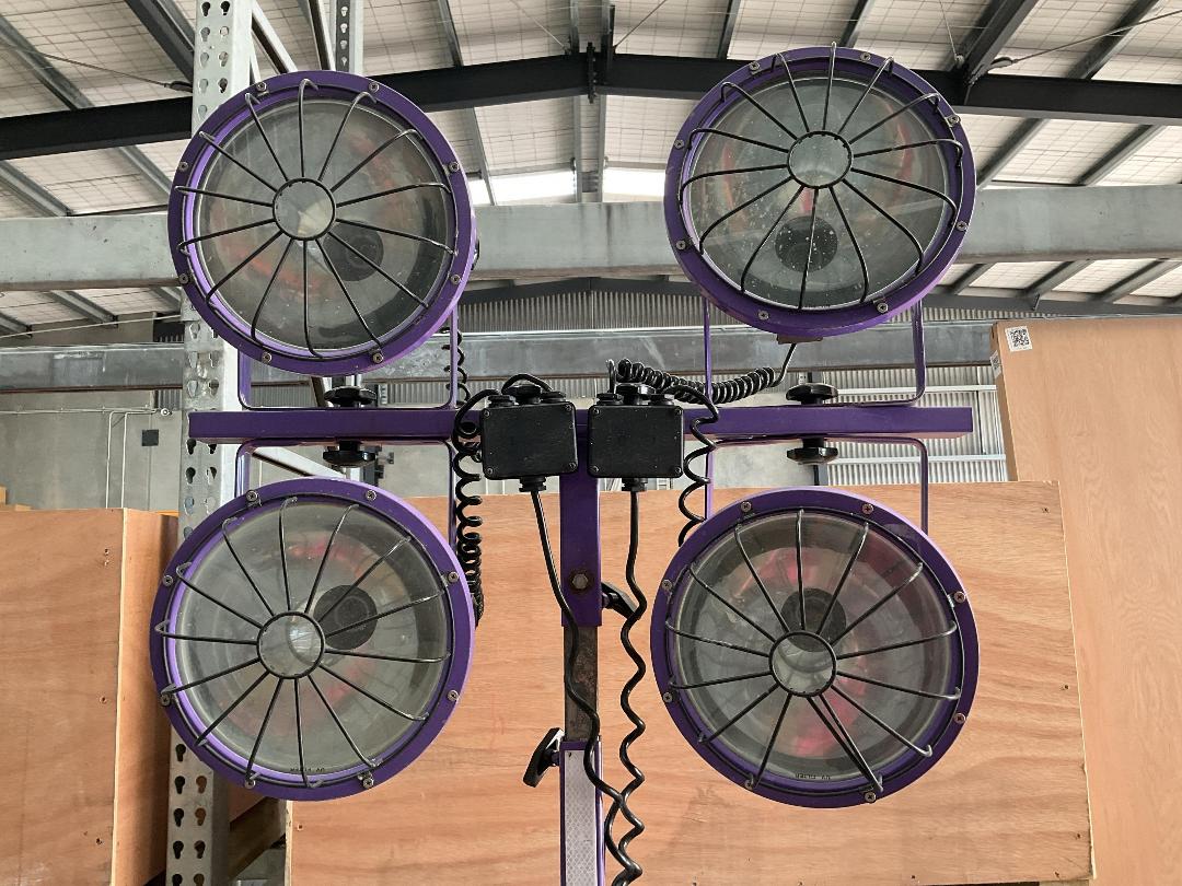 Photo '6' of Industrial Work Light or Similar on Wheels