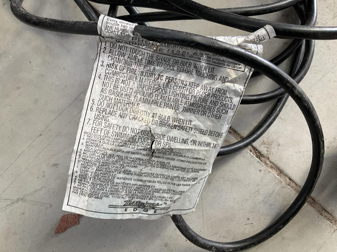 Photo '14' of Industrial Work Light or Similar on Wheels