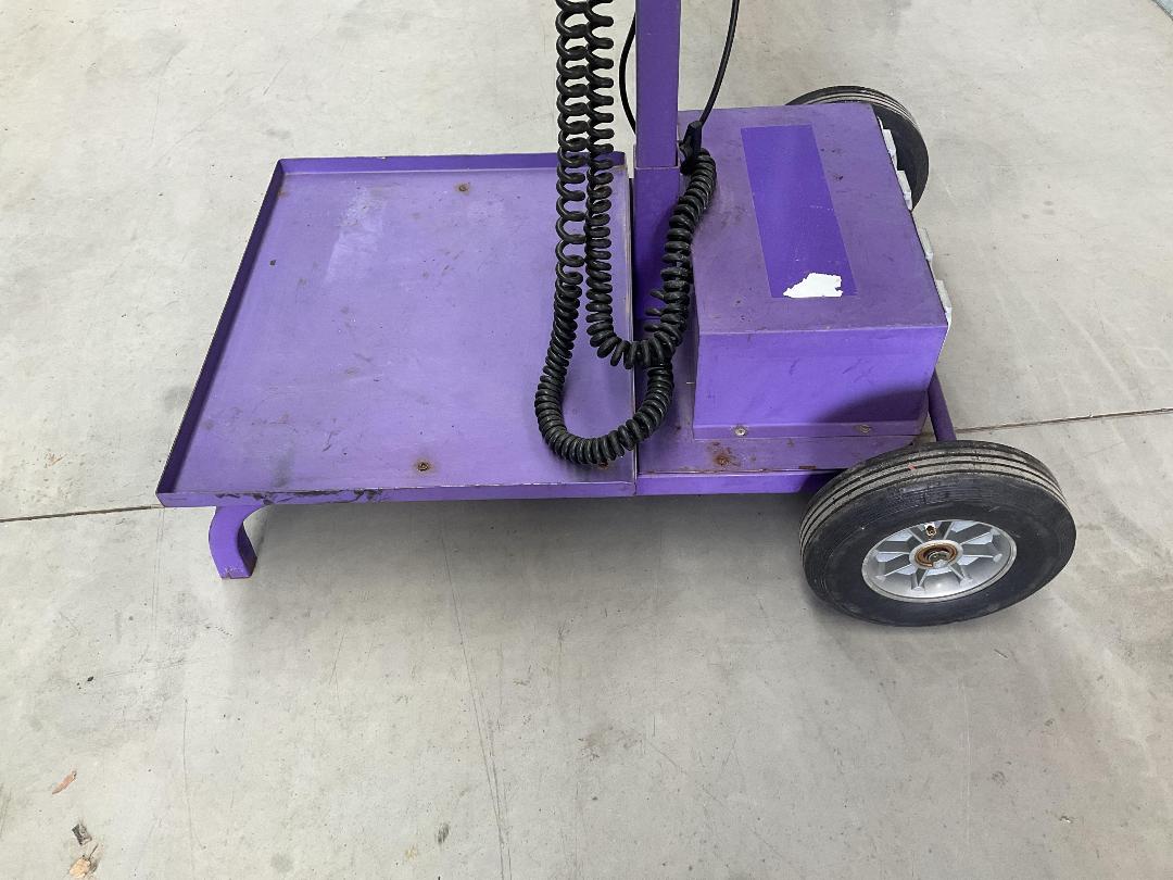 Photo '5' of Industrial Work Light or Similar on Wheels