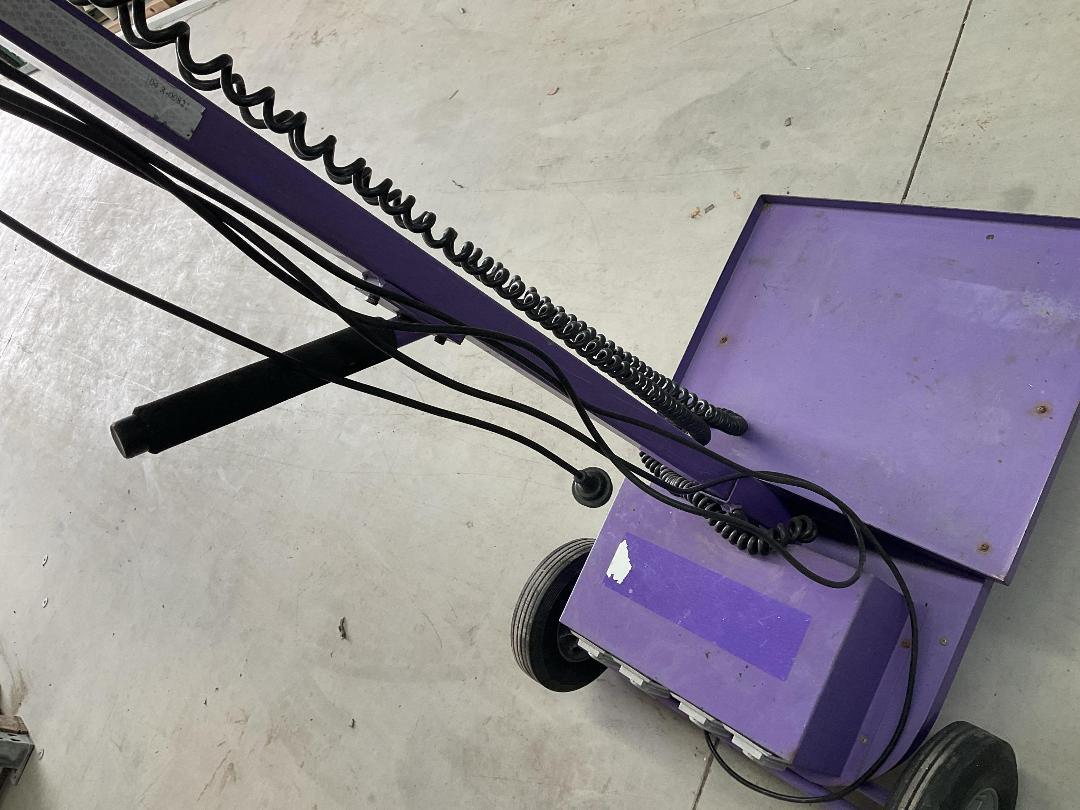 Photo '9' of Industrial Work Light or Similar on Wheels