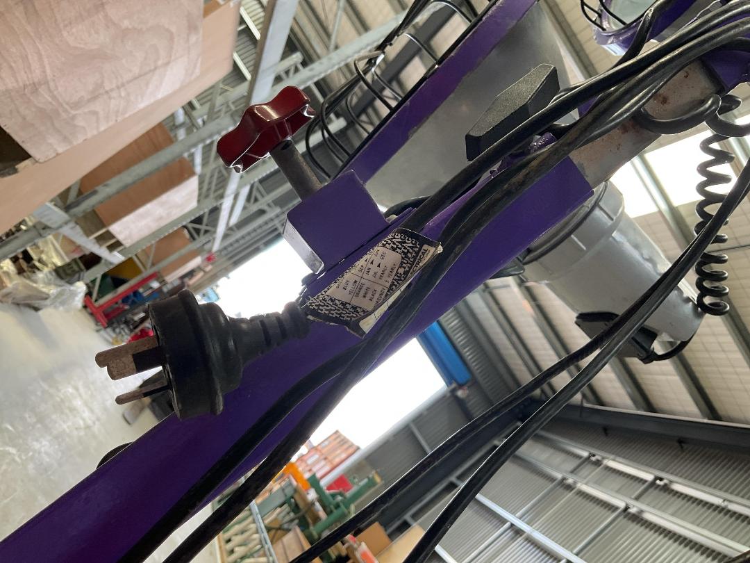 Photo '18' of Industrial Work Light or Similar on Wheels