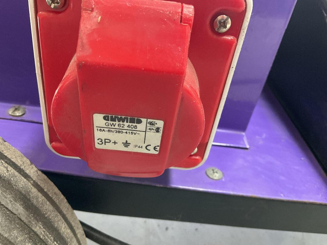 Photo '13' of Industrial Work Light or Similar on Wheels