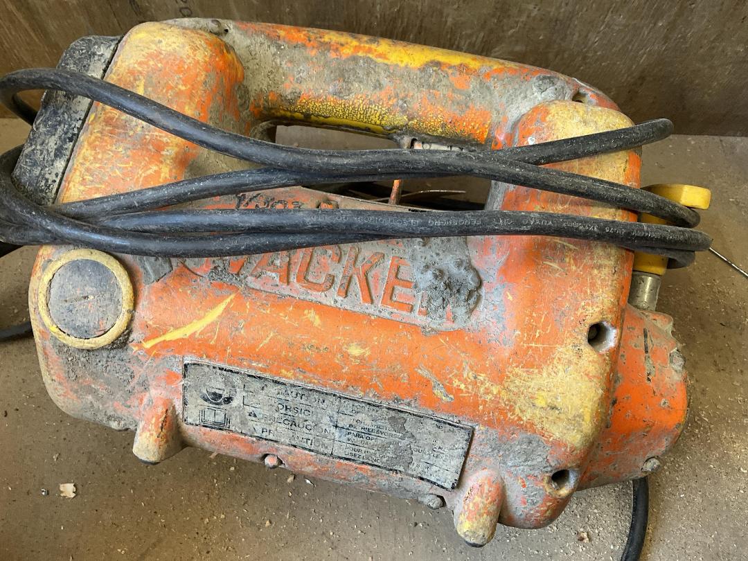 Photo '3' of Tool Chest w/ 3 Concrete Vibrators - Wacker M2000 etc Photo '3' of Tool Chest w/ 3 Concrete Vibrators - Wacker M2000 etc