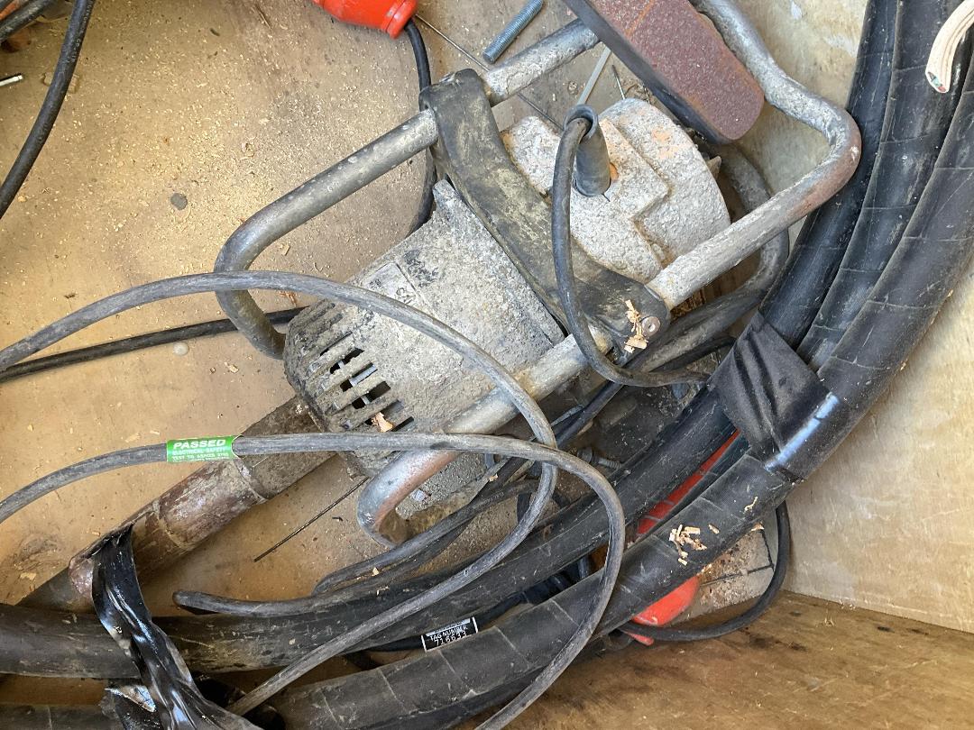 Photo '8' of Tool Chest w/ 3 Concrete Vibrators - Wacker M2000 etc Photo '8' of Tool Chest w/ 3 Concrete Vibrators - Wacker M2000 etc