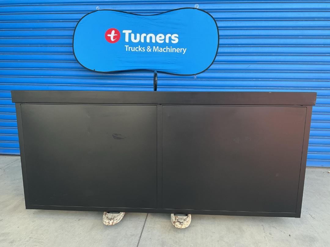 Photo '6' of Workbench - 10 Draw / 2 Storage Cupboards *NEW* Photo '6' of Workbench - 10 Draw / 2 Storage Cupboards *NEW*